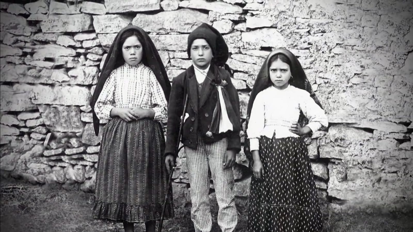 A terceira parte do Mensagem de Fátima foi revelada em 13 de julho de 1917 aos três pastorinhos na Cova da Iria e transcrita pela Irmã Lúcia em 3 de janeiro de 1944.