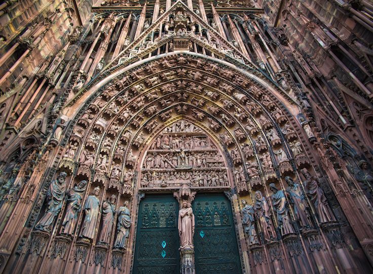 Frontispicio de la catedral de Notre-Dame de Estrasburgo, Francia