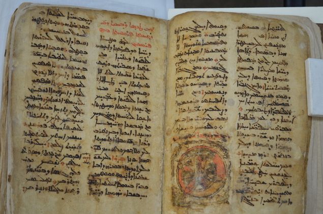  Papa Francisco devolveu a Qaraqosh um Livro Litúrgico histórico que foi salvo da fúria do Estado Islâmico e que foi restaurado em Roma.