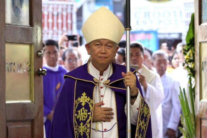 Arquidiocese de Manila desafia governo das Filipinas que fecha Igrejas ao proibir a realização de grandes reuniões e atos religiosos no período da Semana Santa. 